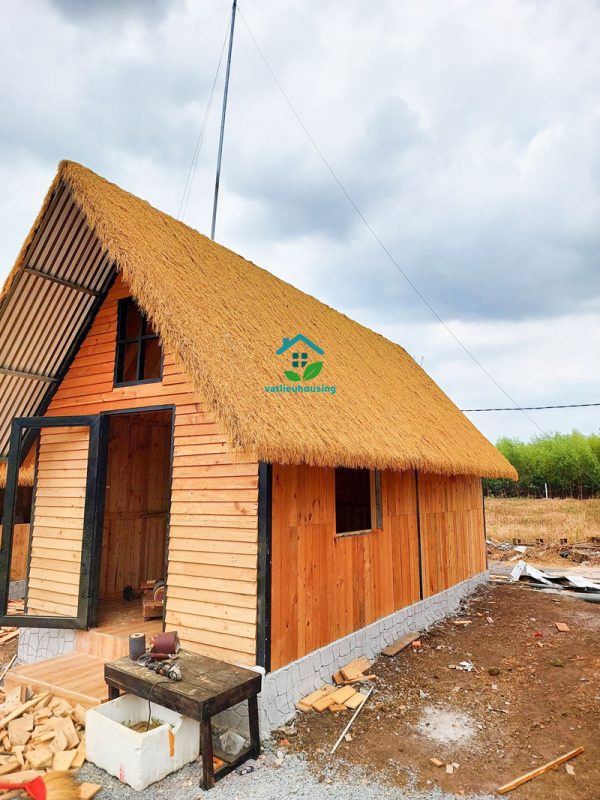 Bungalow gỗ lợp mái rơm tại Đồng Nai