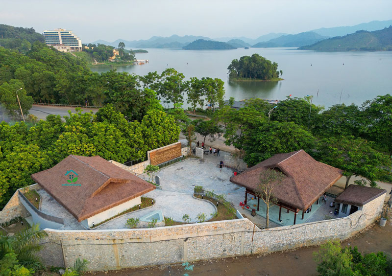 Mái lá nhân tạo tại Thái Nguyên